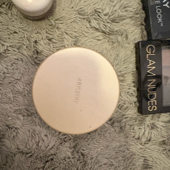 Makeup Bundle - Picture 6 of 6